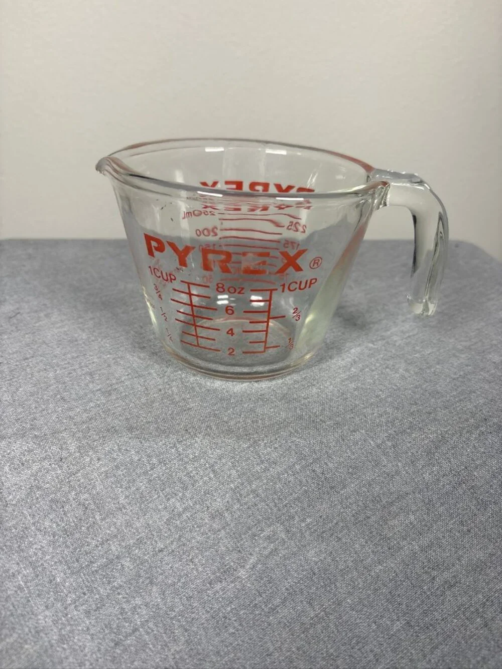 VTG Pyrex 508 Glass Measuring Cup 1 Cup 8 oz 250 mL Red Lettering USA